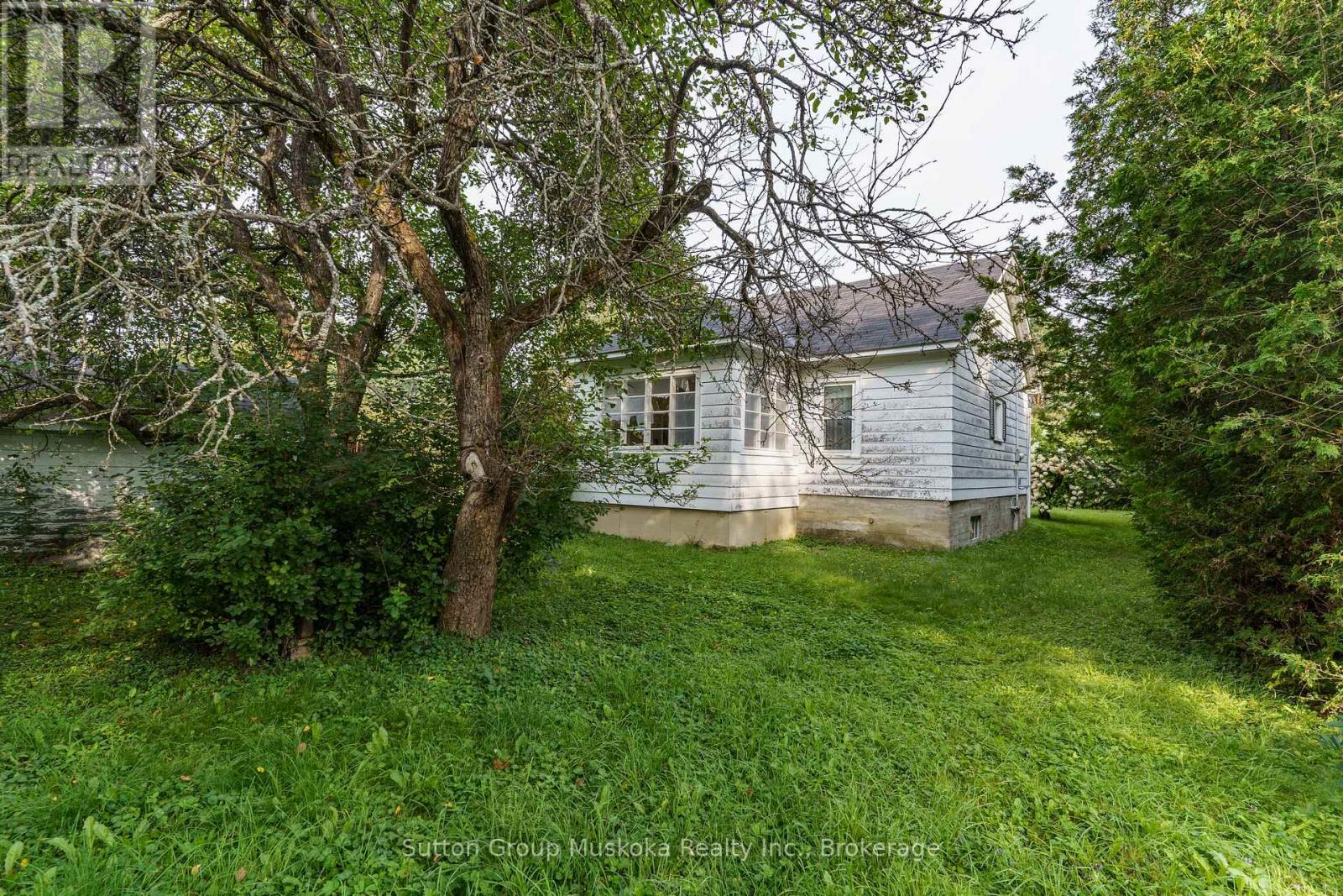 183 West Road, Huntsville, Ontario  P1H 1M7 - Photo 6 - X12038573