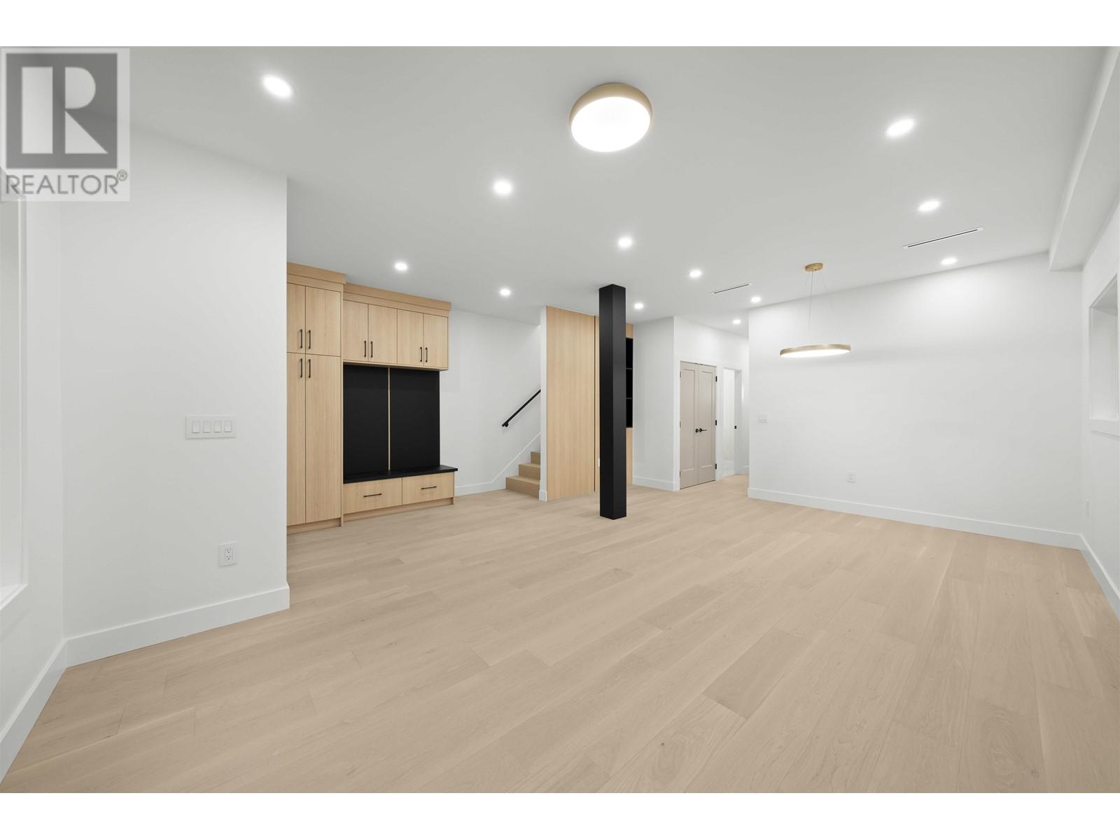 5628 Chaffey Avenue, Burnaby, British Columbia  V5H 2S3 - Photo 4 - R2980991