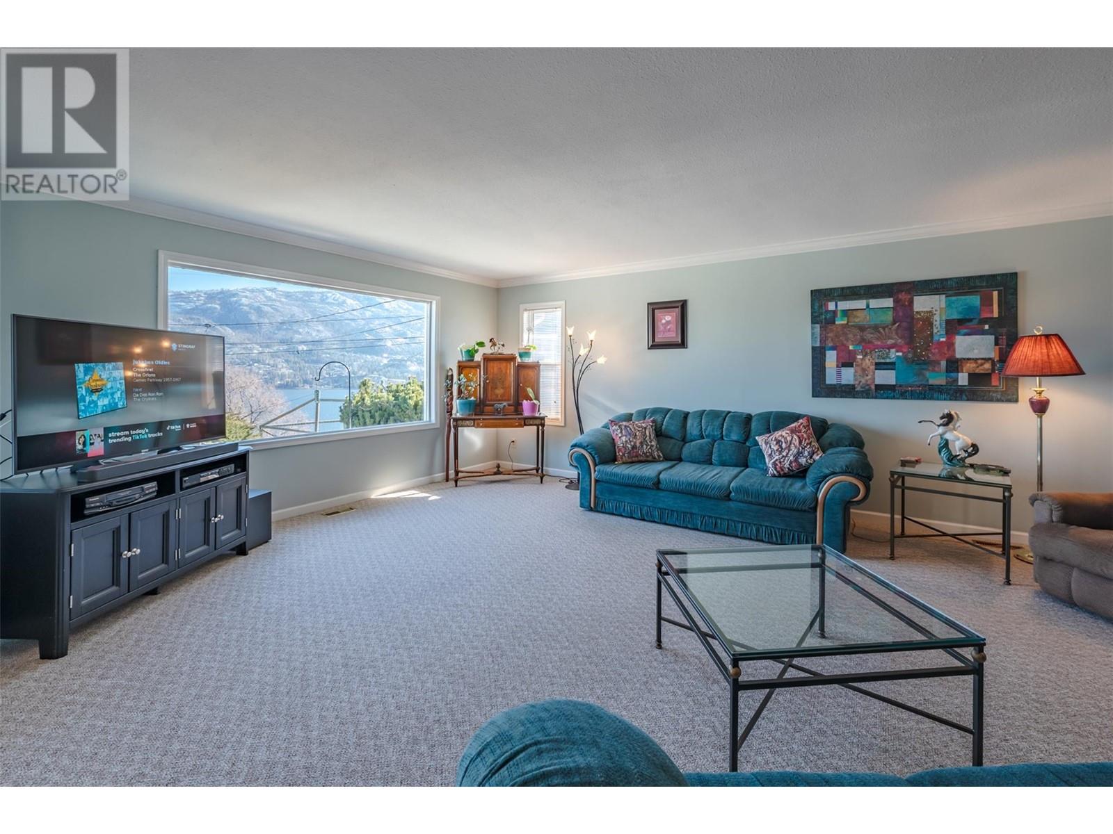 Property at 149 Pineview Drive image 2