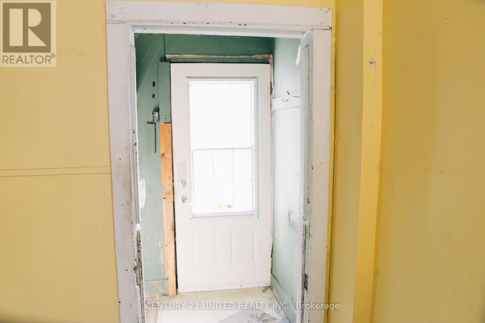 299 Sherbrooke Street, Peterborough Central, Ontario  K9J 2N7 - Photo 8 - X12038780