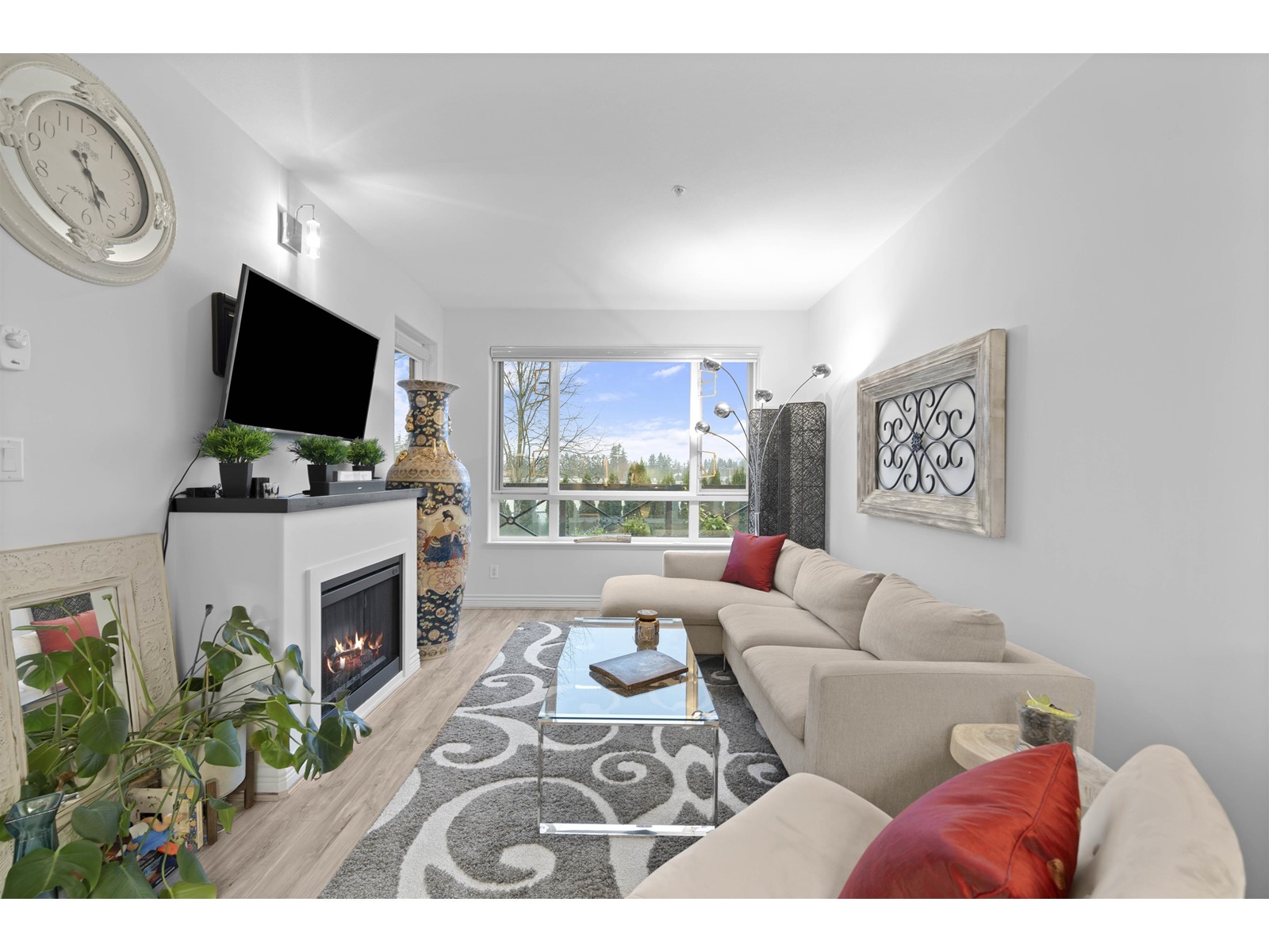 214 2970 King George Boulevard, Surrey, British Columbia  V4P 0E6 - Photo 4 - R2981216