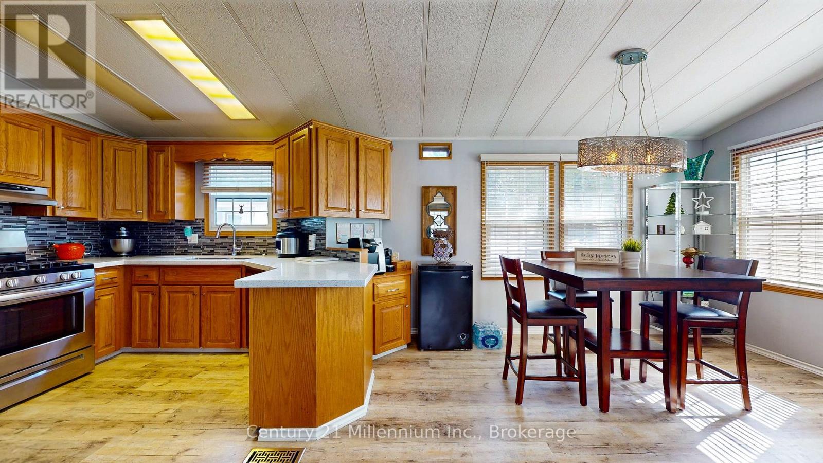 3 St James Place, Wasaga Beach, Ontario  L9Z 3A8 - Photo 10 - S12038736