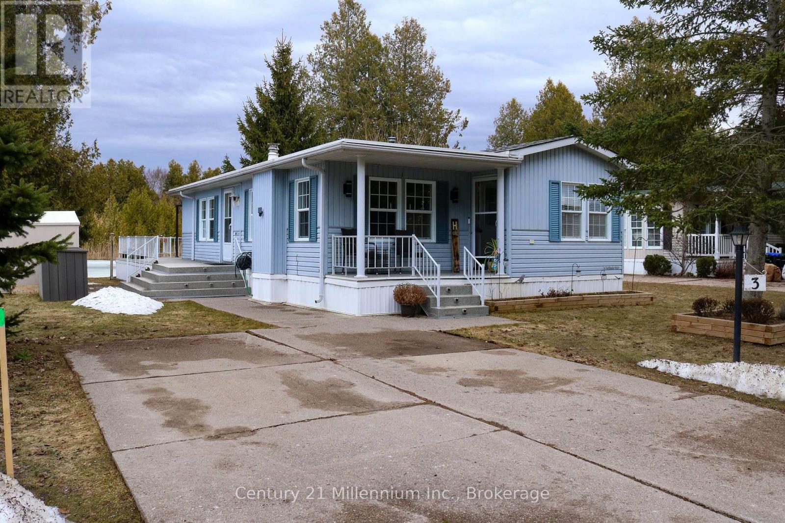 3 St James Place, Wasaga Beach, Ontario  L9Z 3A8 - Photo 3 - S12038736