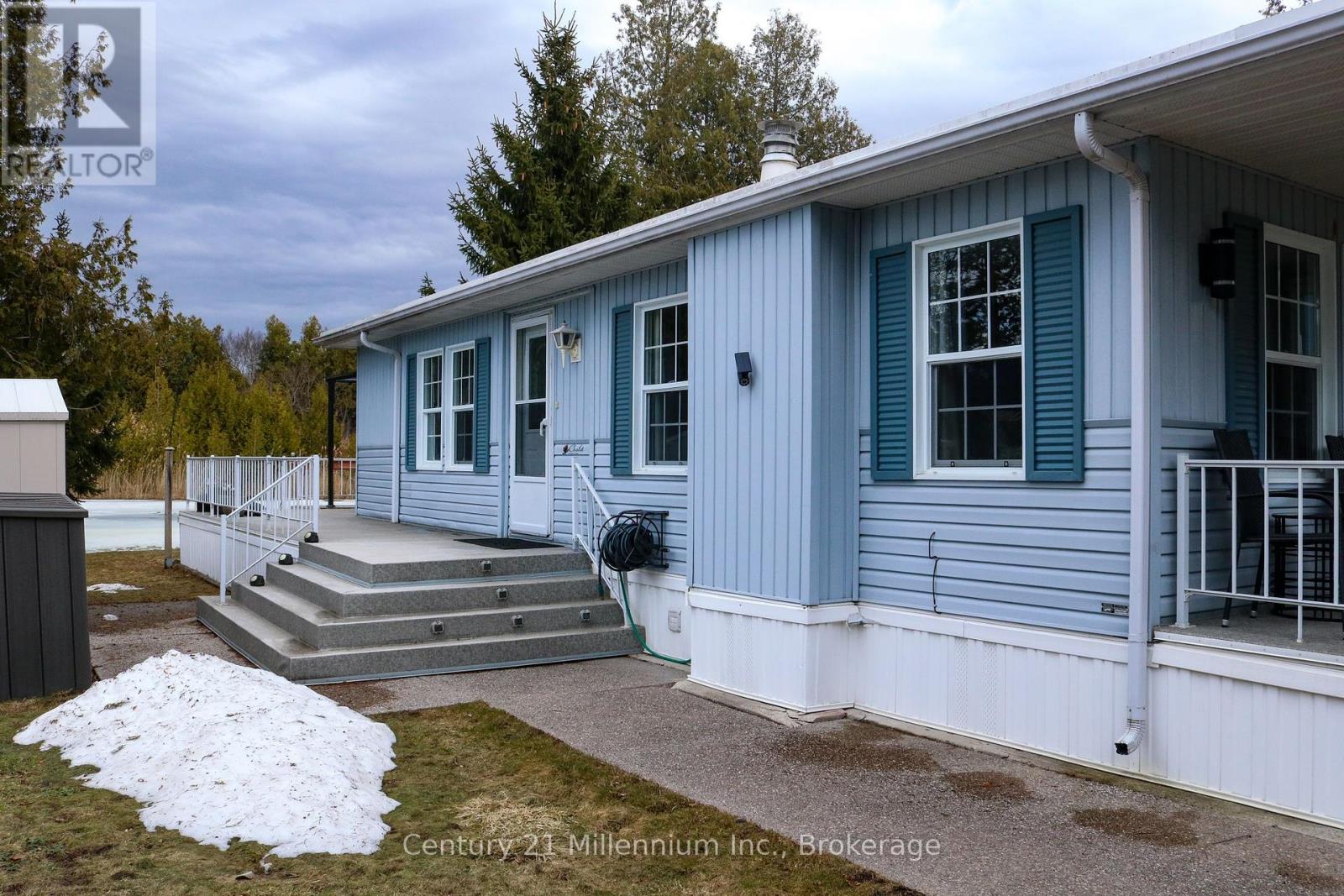 3 St James Place, Wasaga Beach, Ontario  L9Z 3A8 - Photo 4 - S12038736