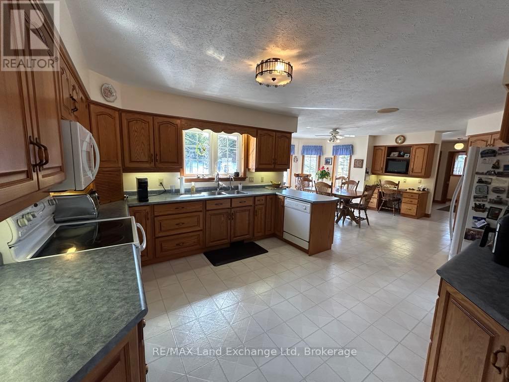 881 Bruce Road 6, South Bruce, Ontario  N0G 2S0 - Photo 20 - X12038761