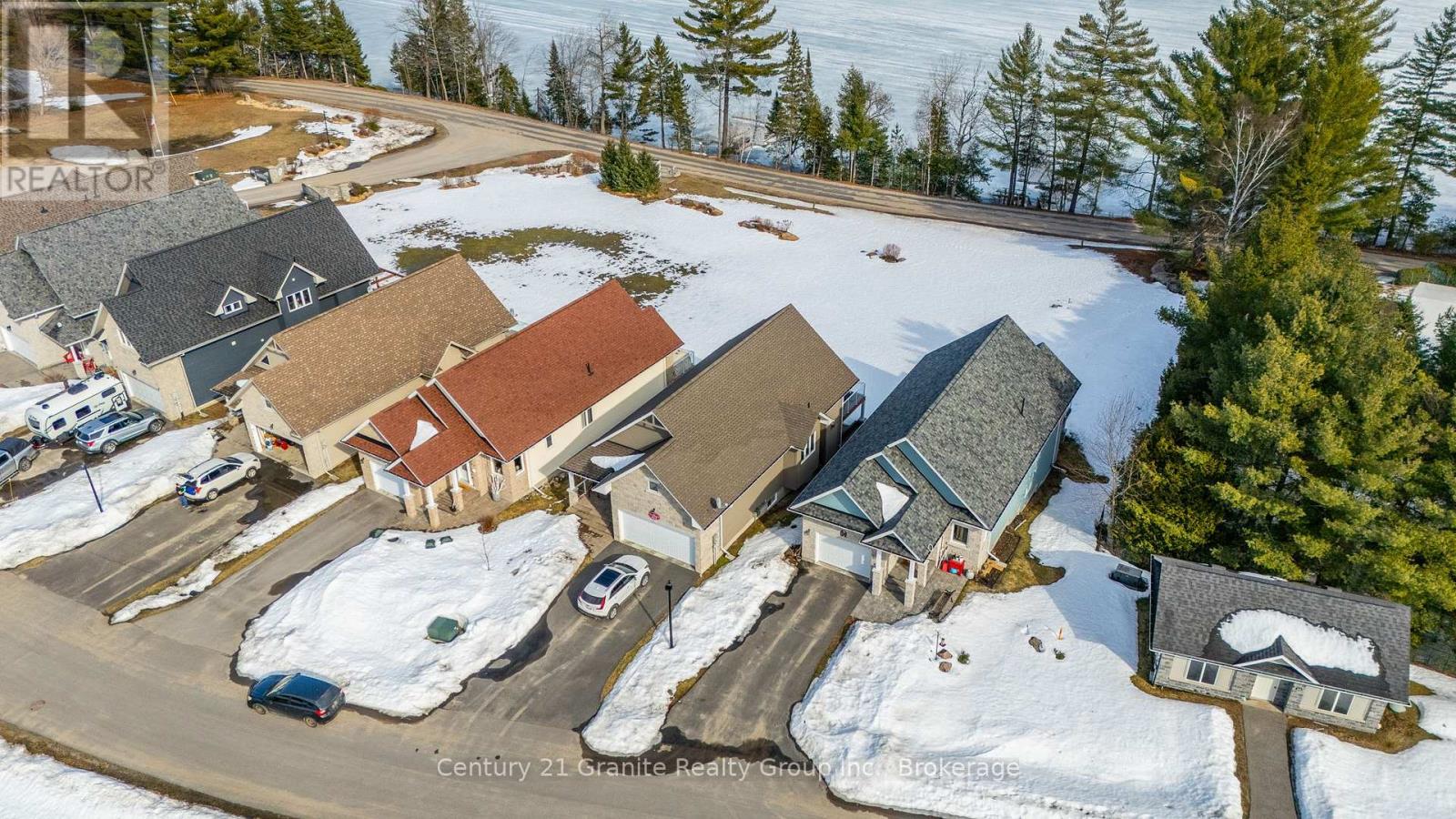 17 Webb Circle, Dysart Et Al, Ontario  K0M 1S0 - Photo 41 - X12038822
