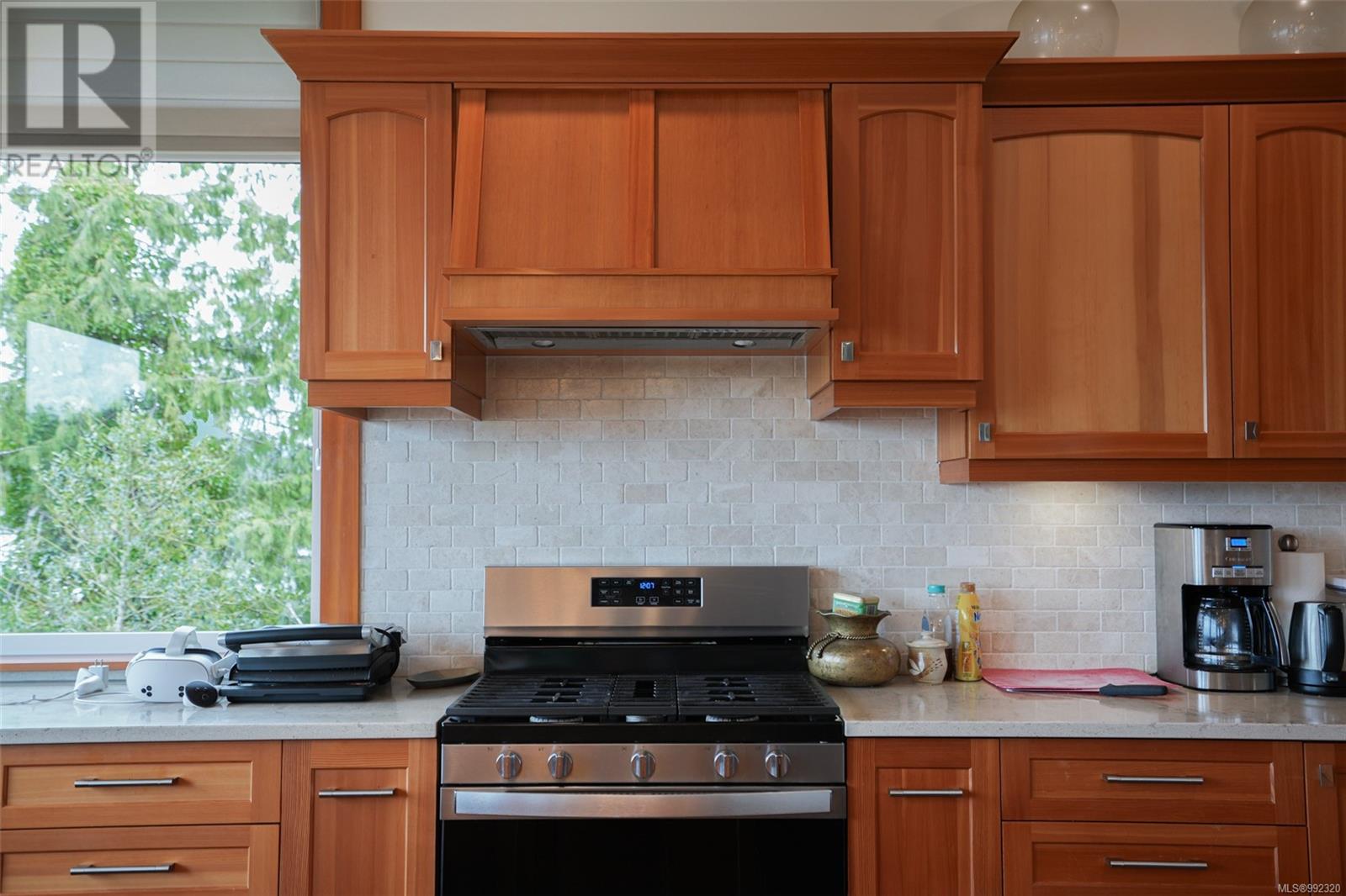 300 Main St, Tofino, British Columbia  V0R 2Z0 - Photo 18 - 992320