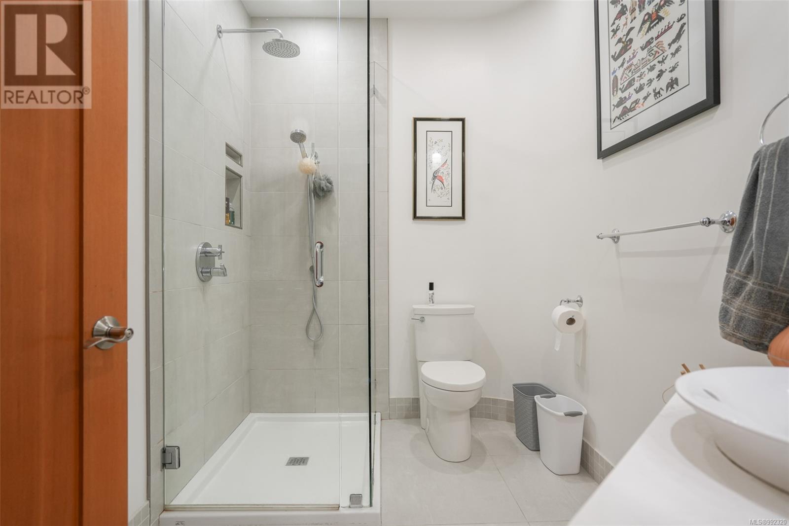 300 Main St, Tofino, British Columbia  V0R 2Z0 - Photo 46 - 992320