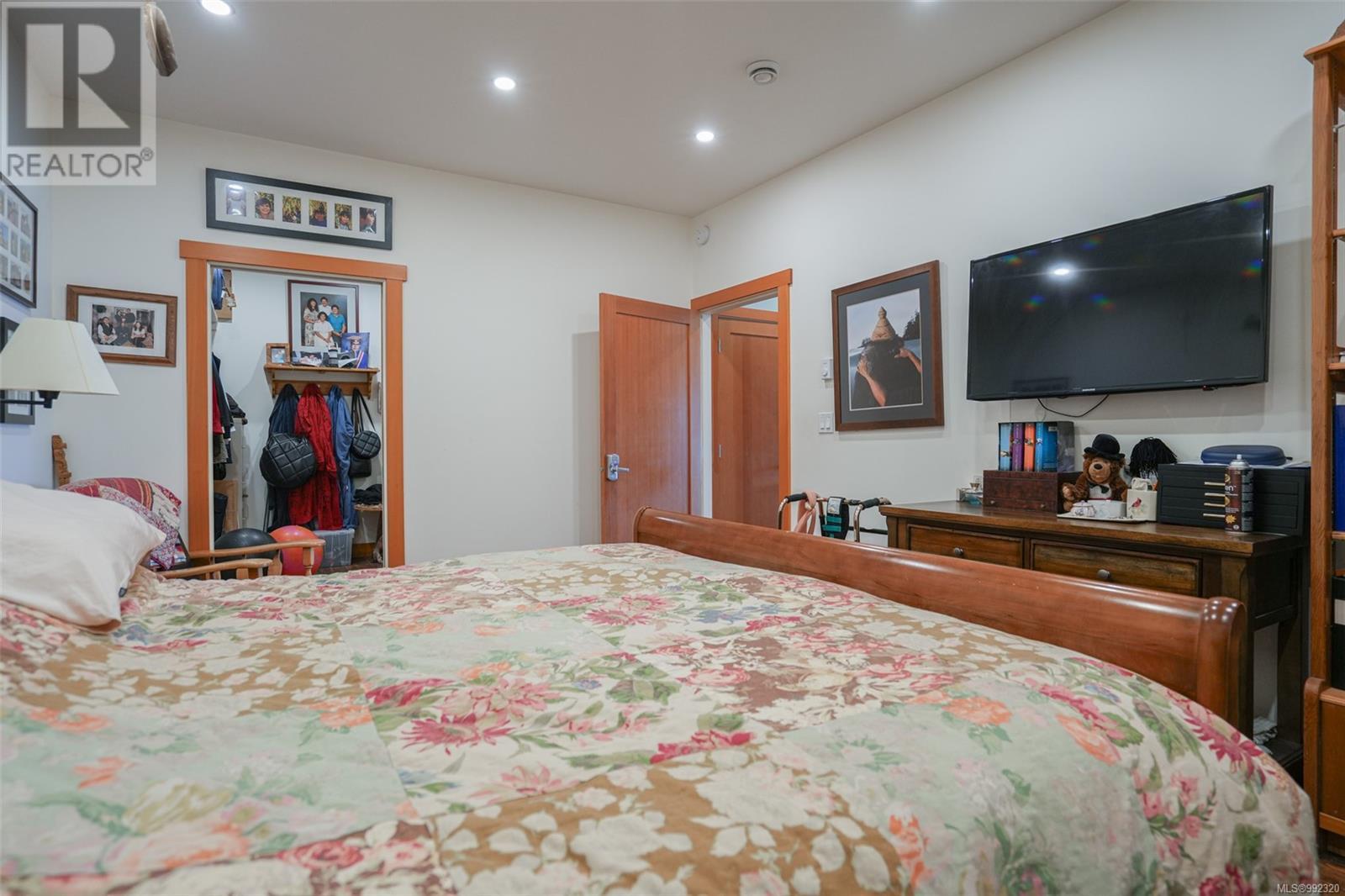 300 Main St, Tofino, British Columbia  V0R 2Z0 - Photo 52 - 992320