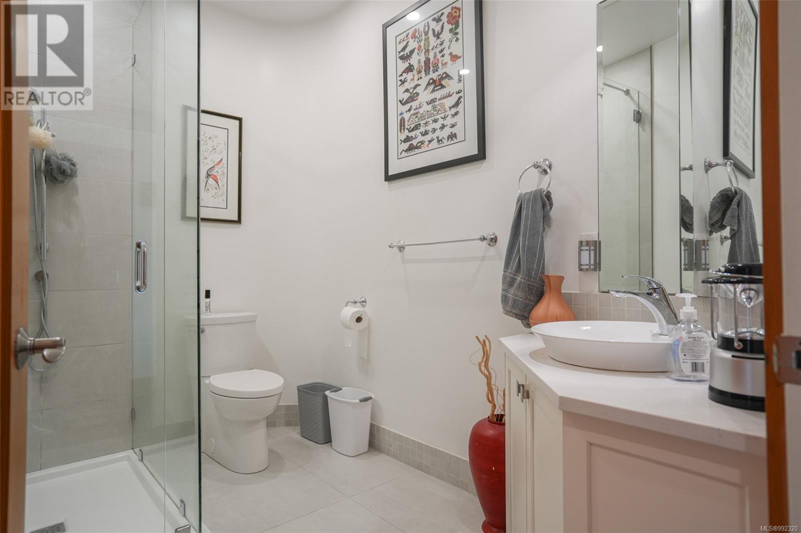 300 Main St, Tofino, British Columbia  V0R 2Z0 - Photo 45 - 992320