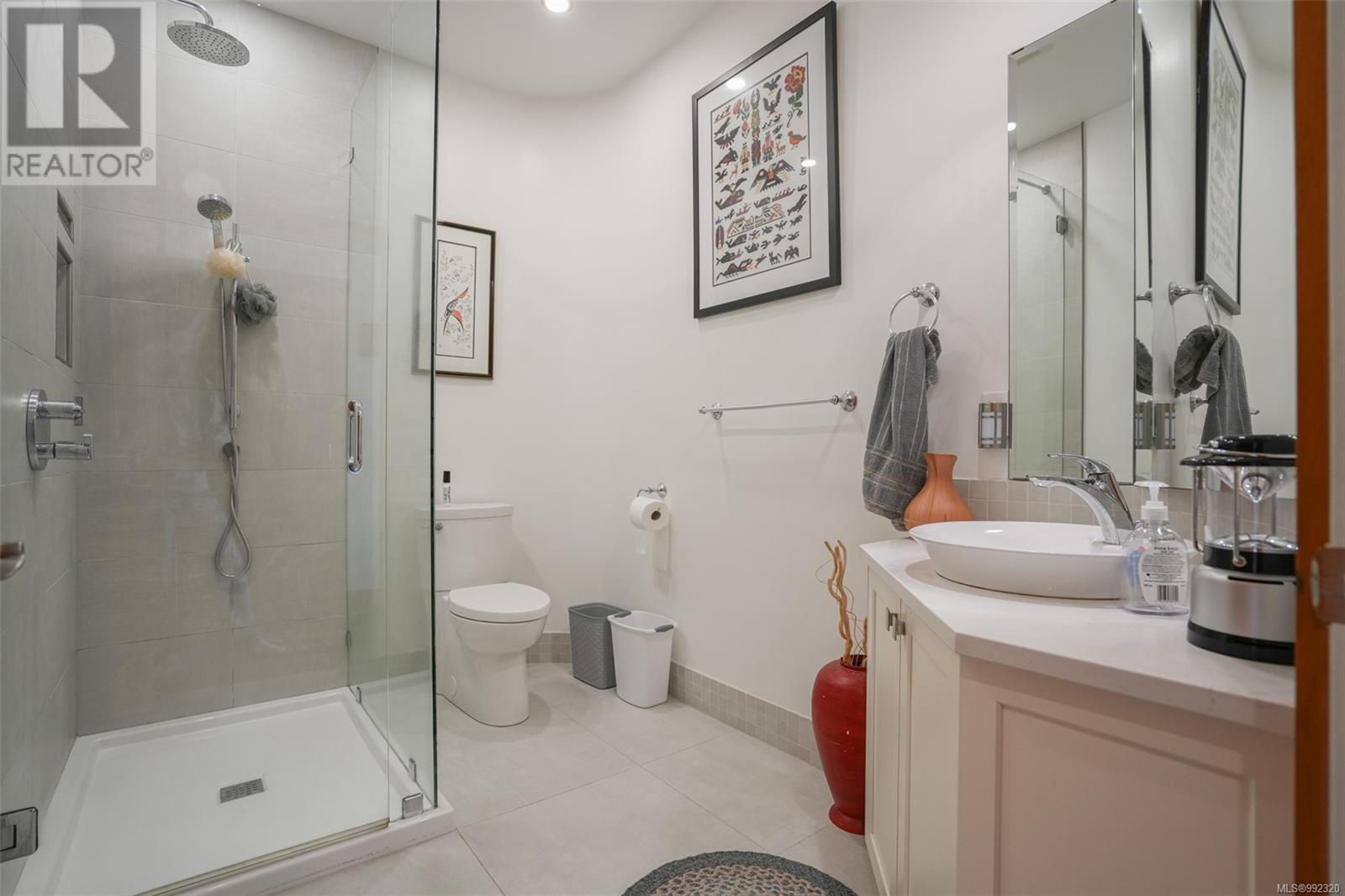 300 Main St, Tofino, British Columbia  V0R 2Z0 - Photo 48 - 992320