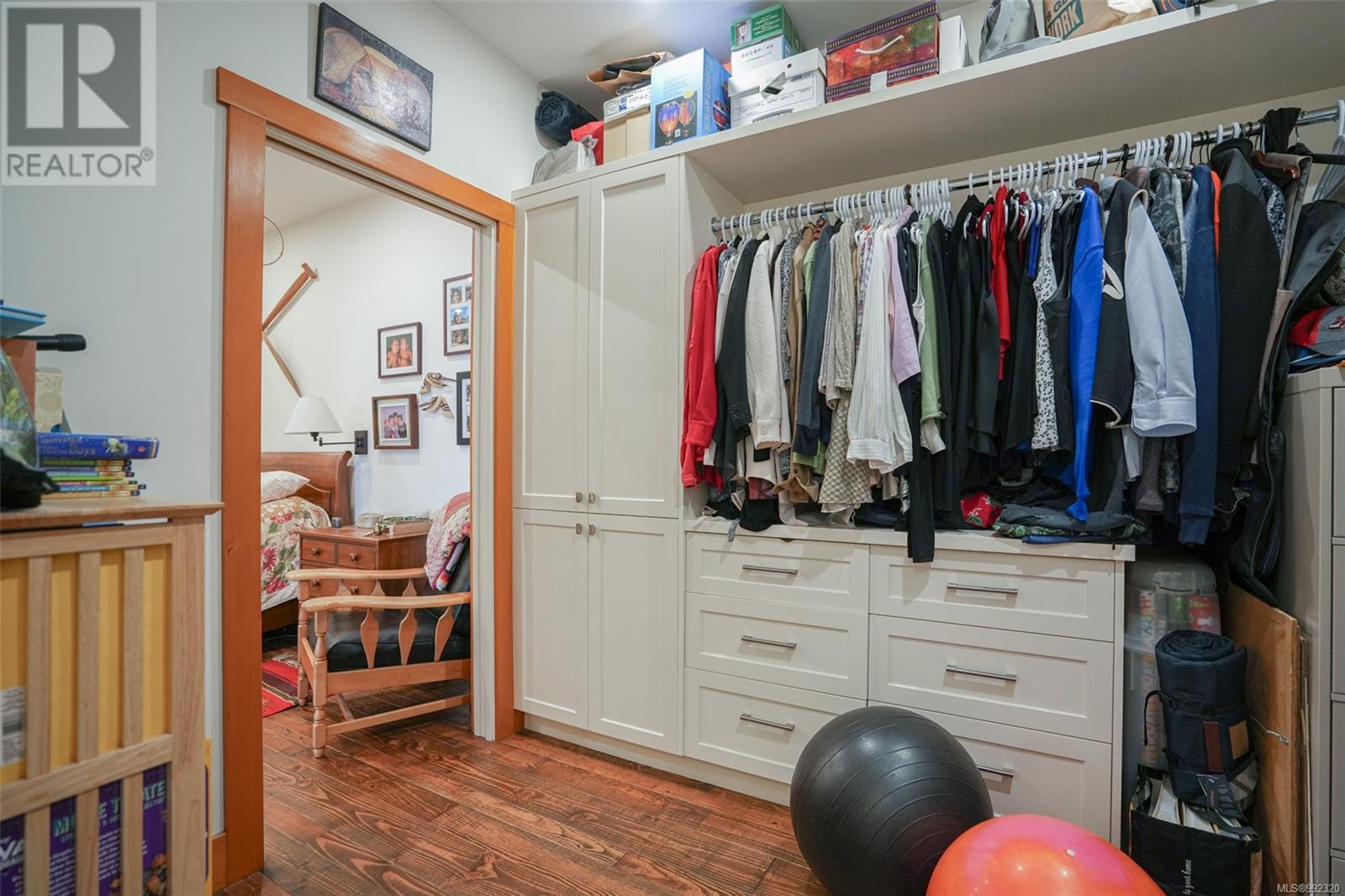 300 Main St, Tofino, British Columbia  V0R 2Z0 - Photo 55 - 992320