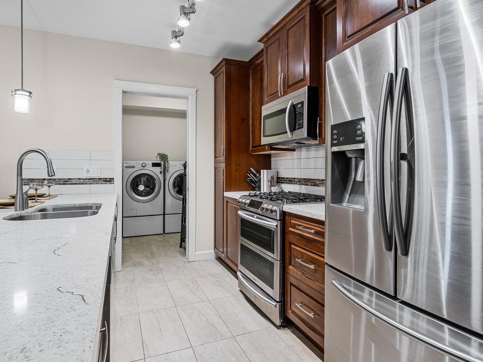 A113 20716 Willoughby Town Centre Drive, Langley, British Columbia  V2Y 3J7 - Photo 6 - R2980622