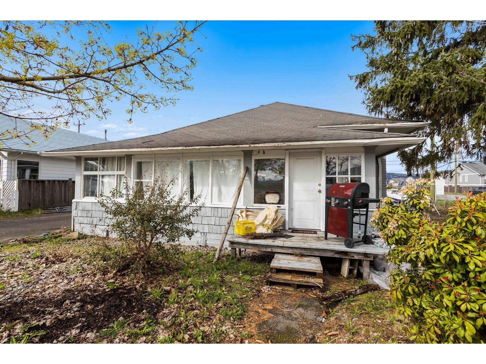 Property at 34595 2 AVENUE image 2