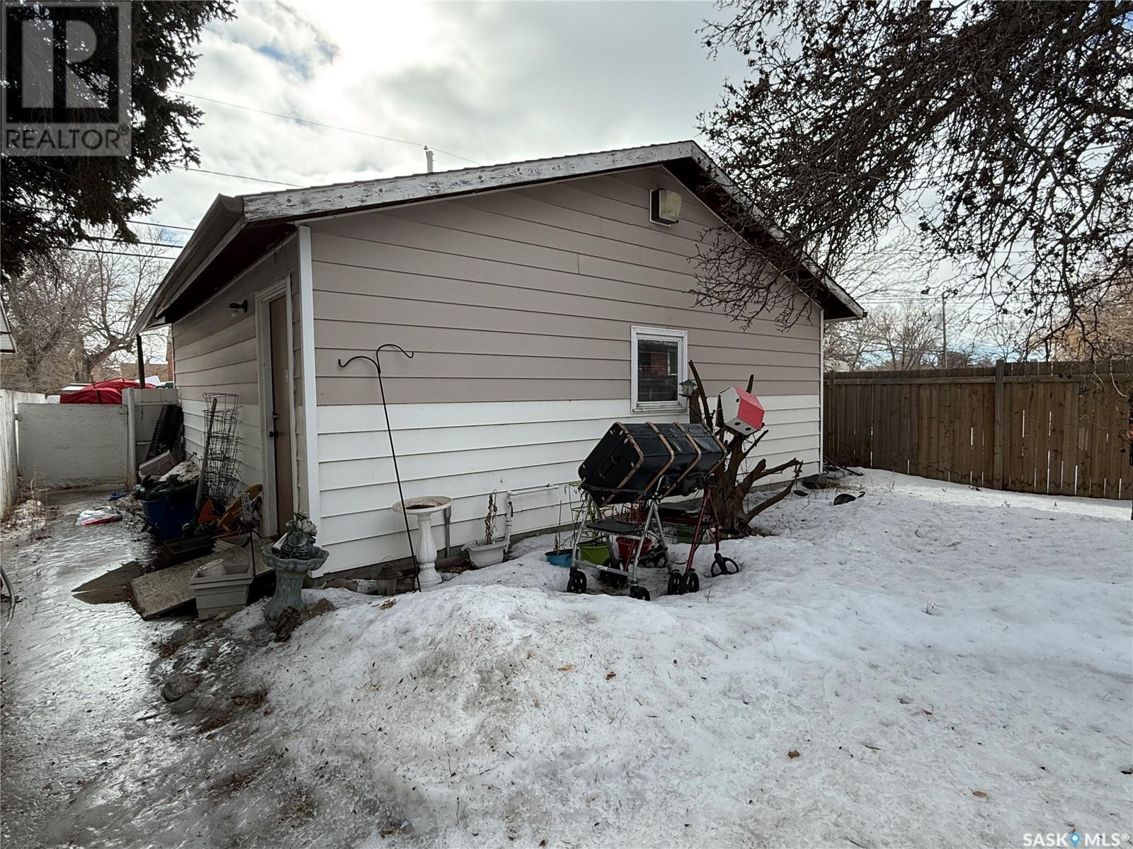 669 Stadacona Street E, Moose Jaw, Saskatchewan  S6H 0K1 - Photo 20 - SK999624