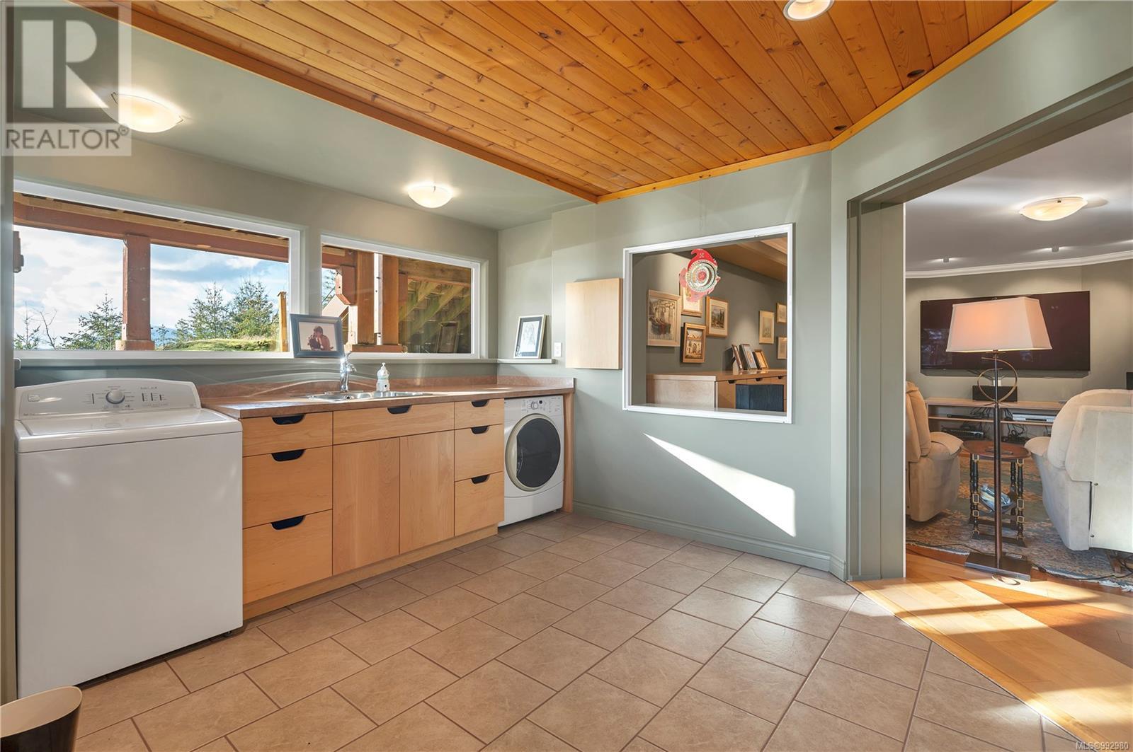1223 Leishmans Rd, Quadra Island, British Columbia  V0P 1H0 - Photo 65 - 992980