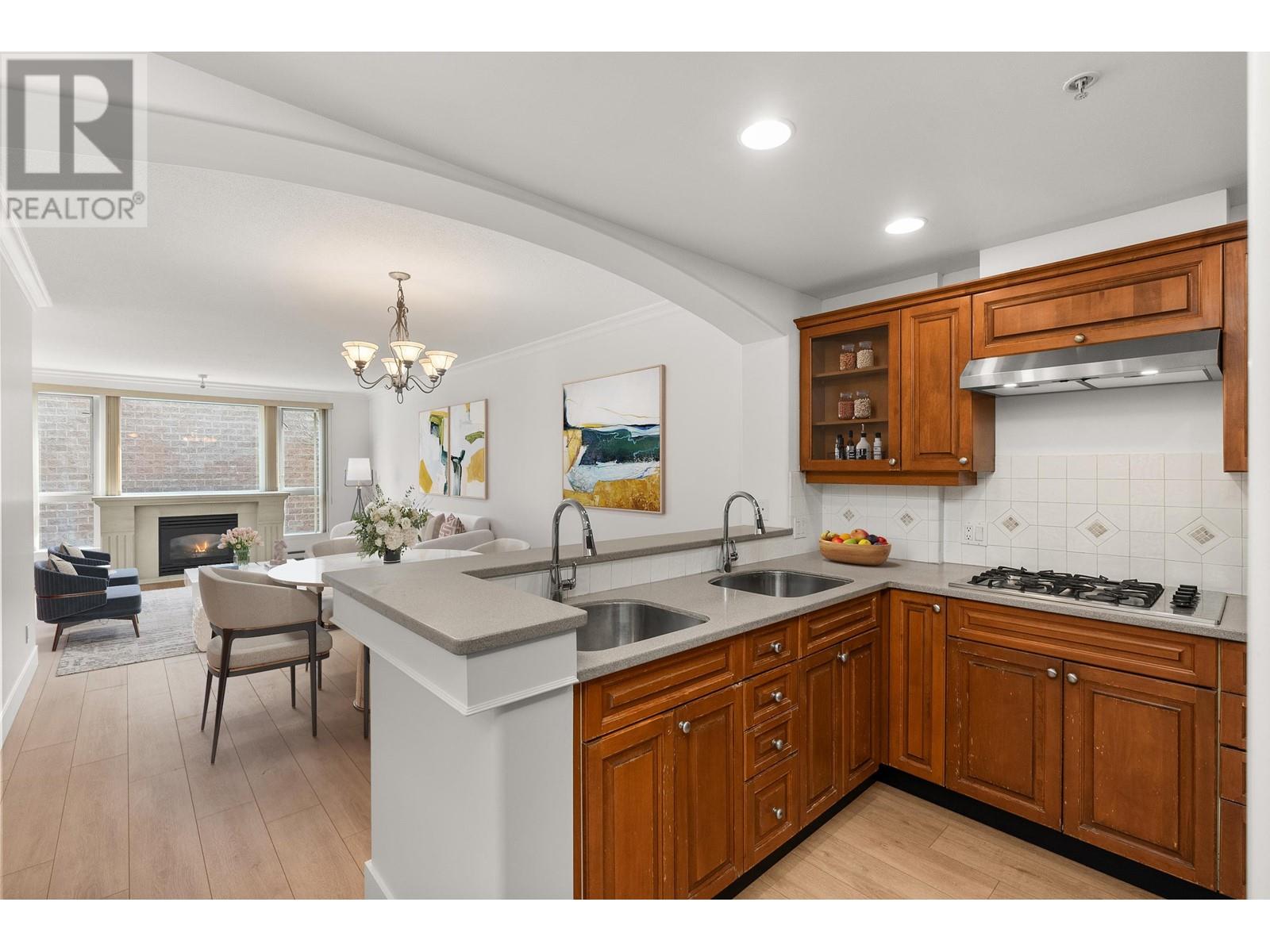 210 5770 Oak Street, Vancouver, British Columbia  V6M 2V9 - Photo 3 - R2981283