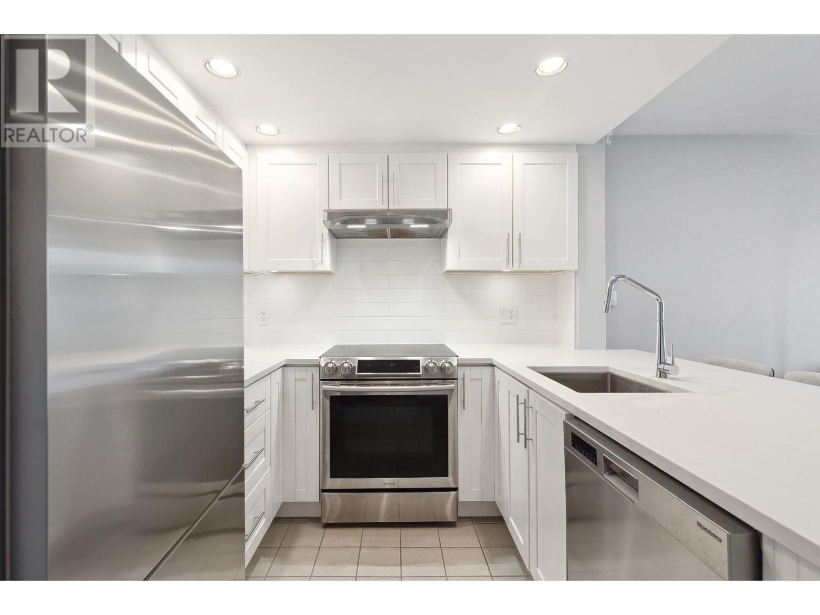 319 2255 W 4th Avenue, Vancouver, British Columbia  V6K 1N9 - Photo 2 - R2981291