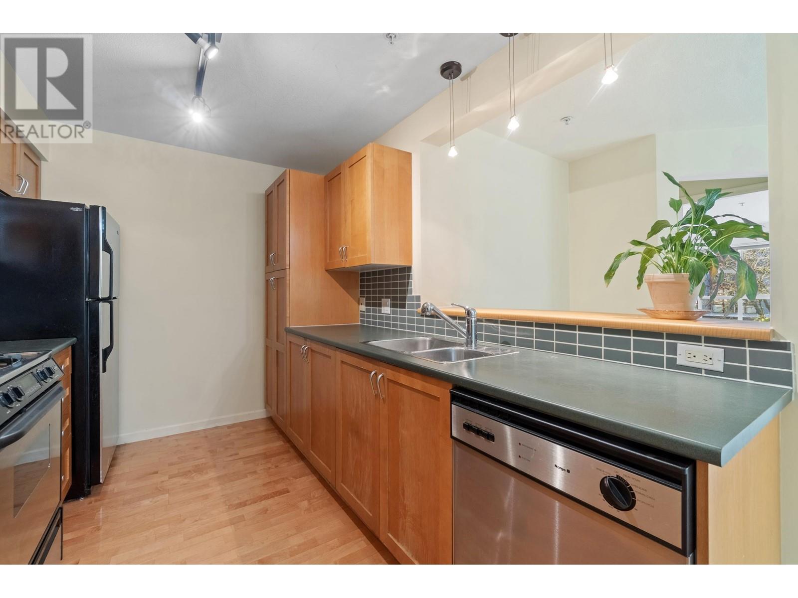 211 2161 W 12th Avenue, Vancouver, British Columbia  V6K 4S7 - Photo 14 - R2981324