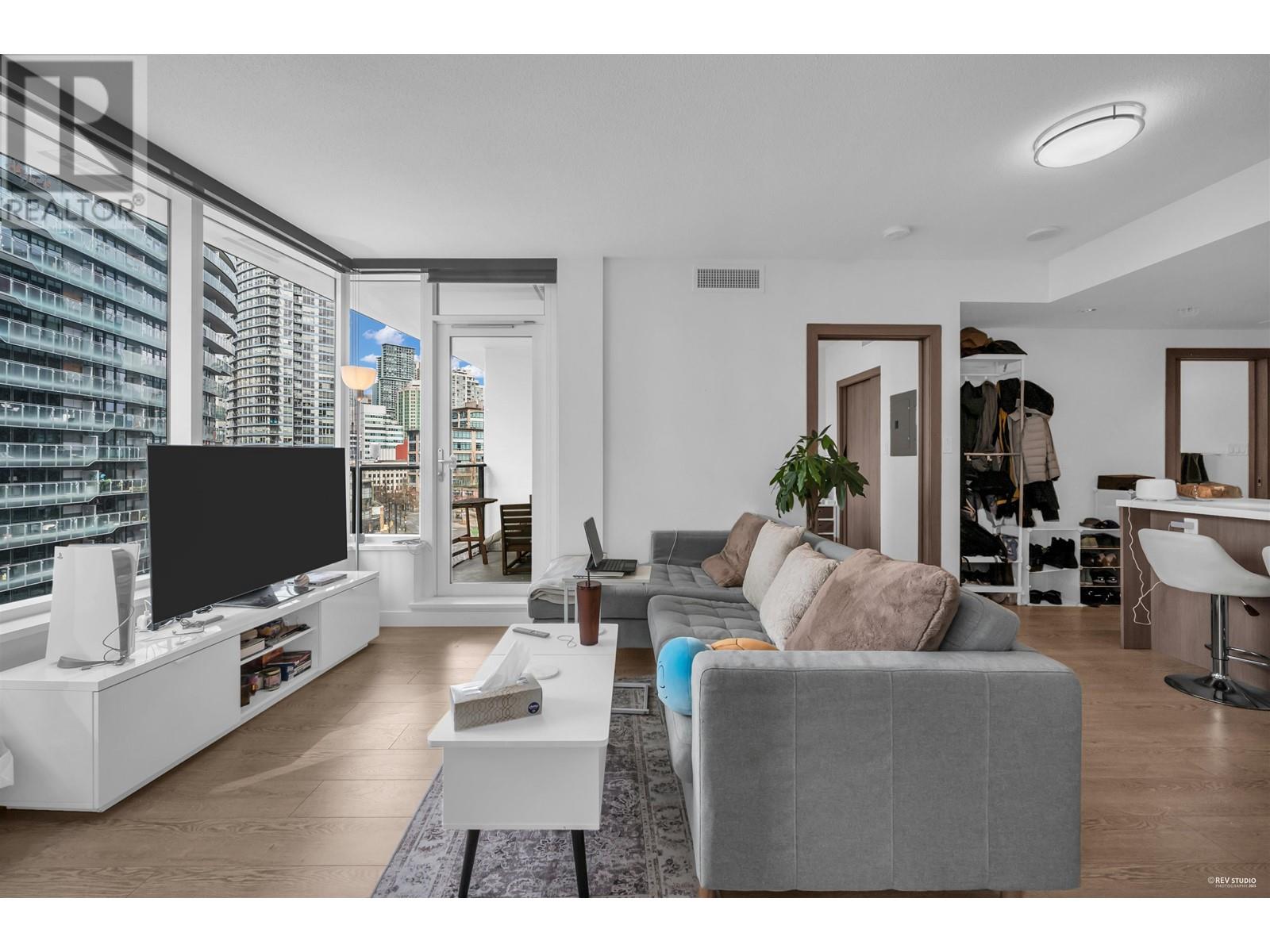 711 68 Smithe Street, Vancouver, British Columbia  V6B 0P4 - Photo 2 - R2981336