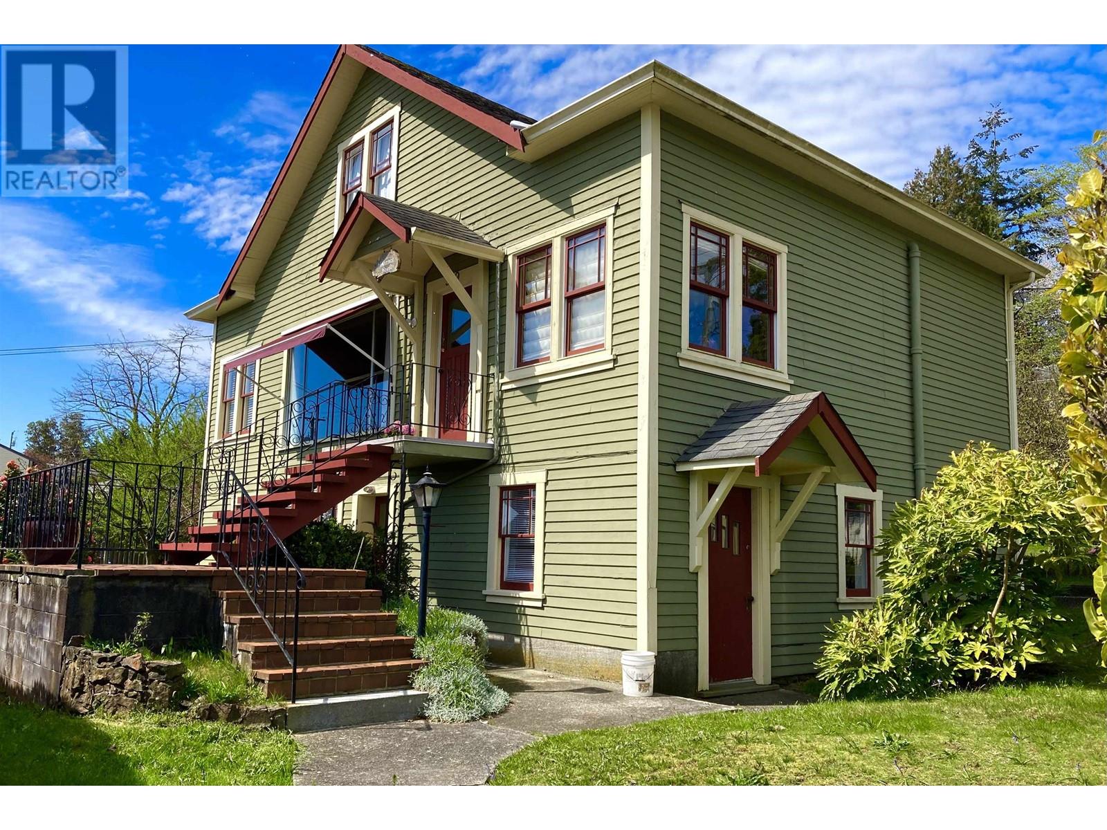 589 SEAVIEW ROAD, gibsons, British Columbia V0N1V9