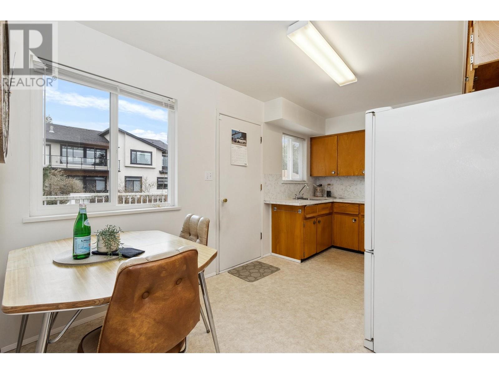462 Midvale Street, Coquitlam, British Columbia  V3K 5H6 - Photo 10 - R2981301