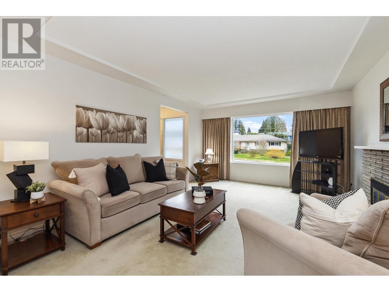 462 Midvale Street, Coquitlam, British Columbia  V3K 5H6 - Photo 2 - R2981301