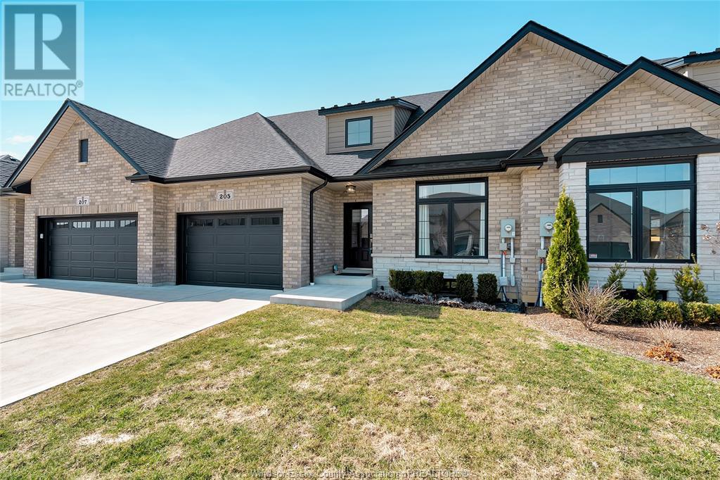 Property at 205 LIVINGSTONE image 3