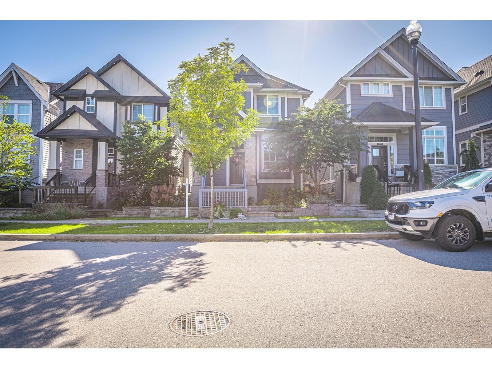 15858 29a Avenue, Surrey, British Columbia  V3Z 0N4 - Photo 2 - R2981375