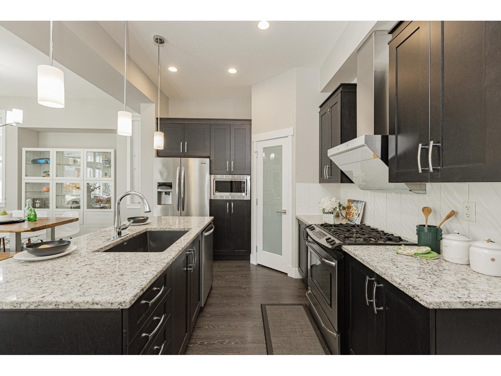 15858 29a Avenue, Surrey, British Columbia  V3Z 0N4 - Photo 10 - R2981375