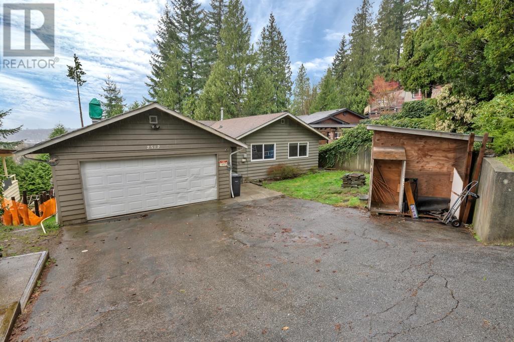 2512 Penshurst Court, Coquitlam, British Columbia  V3K 5S1 - Photo 2 - R2981080