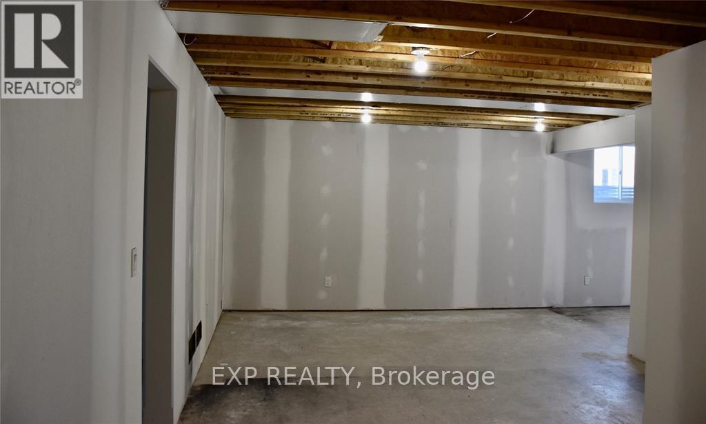 1193 Emily Street, St. Clair, Ontario  N0N 1M0 - Photo 20 - X12038885