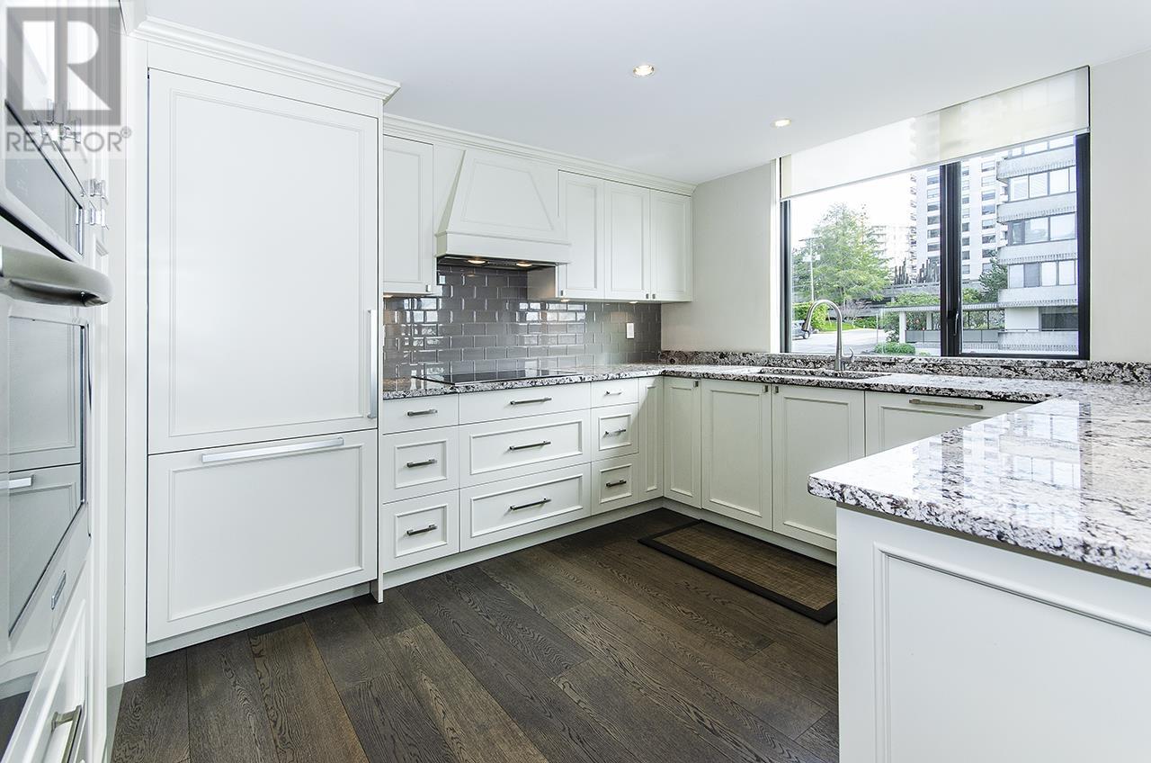 203 2108 Argyle Avenue, West Vancouver, British Columbia  V7V 1A4 - Photo 14 - R2981137