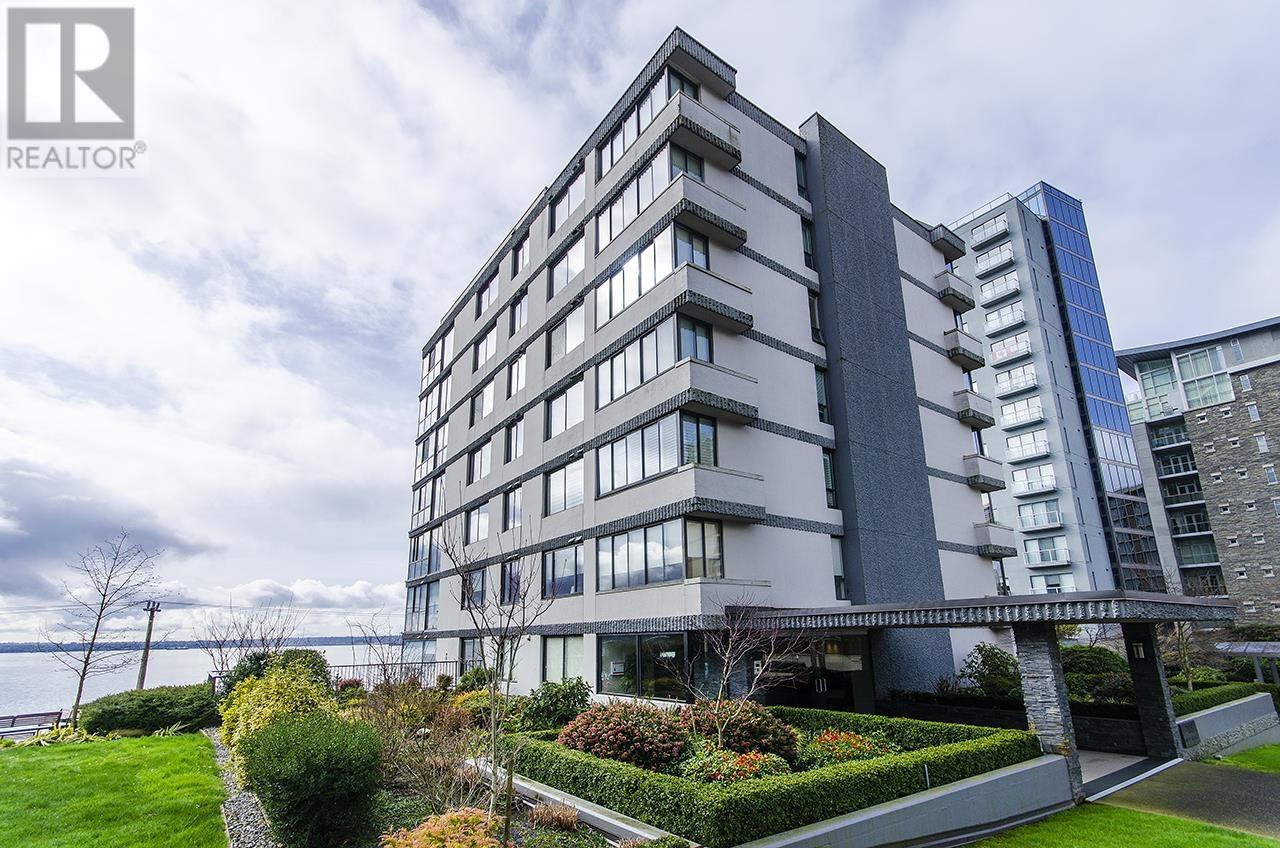203 2108 Argyle Avenue, West Vancouver, British Columbia  V7V 1A4 - Photo 1 - R2981137