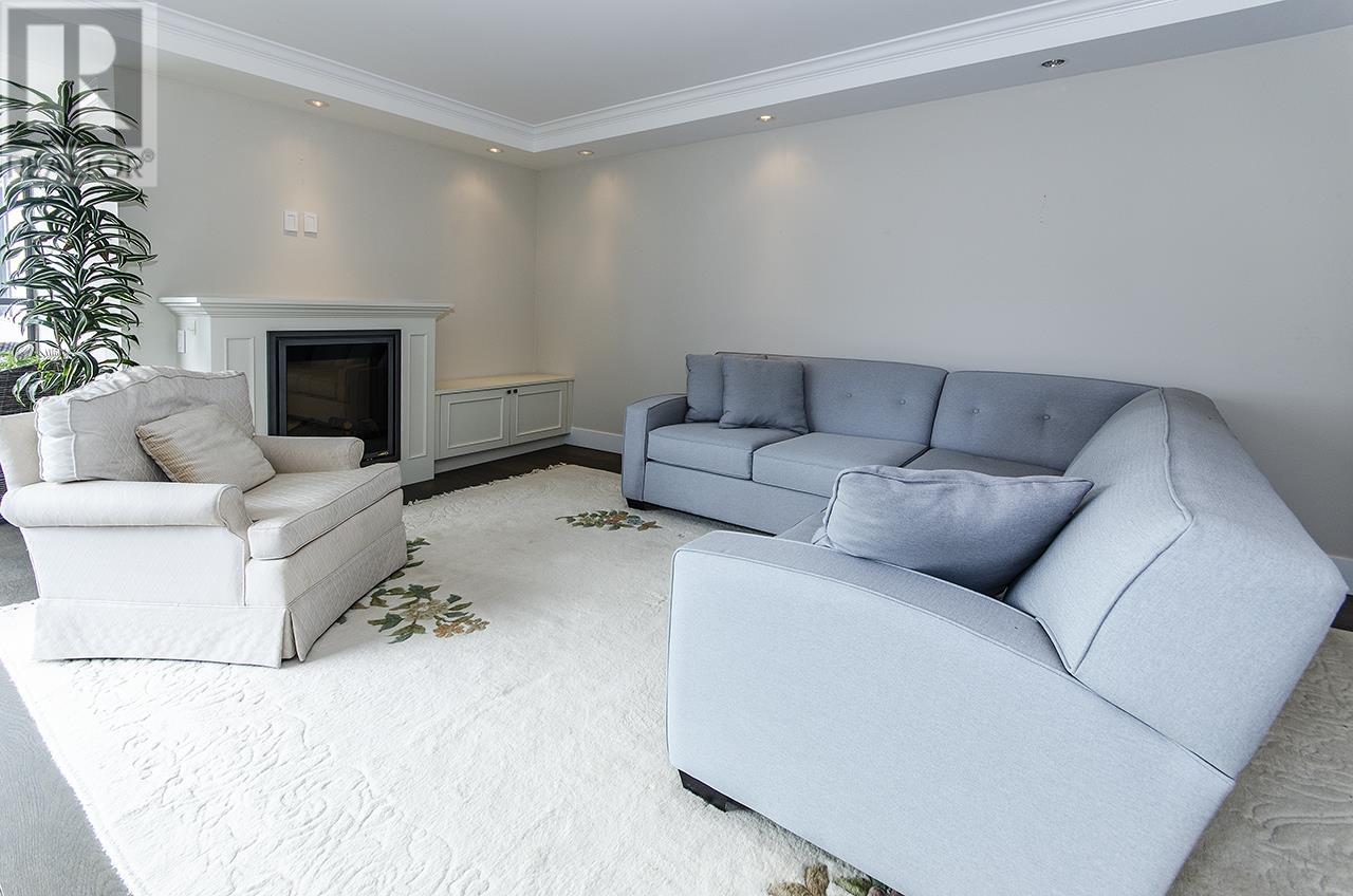 203 2108 Argyle Avenue, West Vancouver, British Columbia  V7V 1A4 - Photo 8 - R2981137