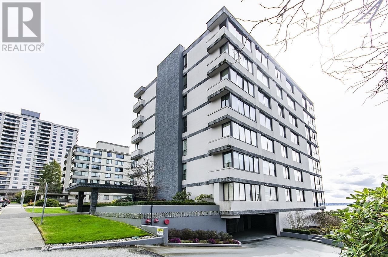 203 2108 Argyle Avenue, West Vancouver, British Columbia  V7V 1A4 - Photo 2 - R2981137