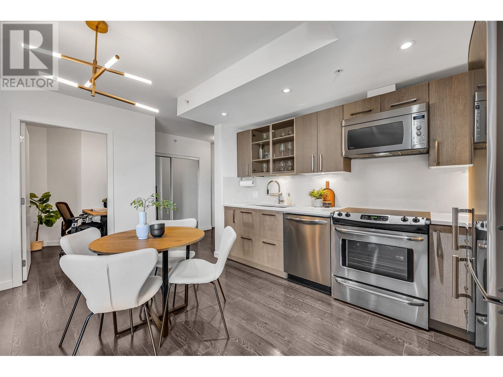 301 983 E Hastings Street, Vancouver, British Columbia  V6A 0G9 - Photo 2 - R2981271