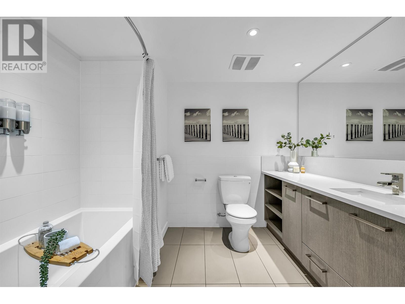 301 983 E Hastings Street, Vancouver, British Columbia  V6A 0G9 - Photo 14 - R2981271