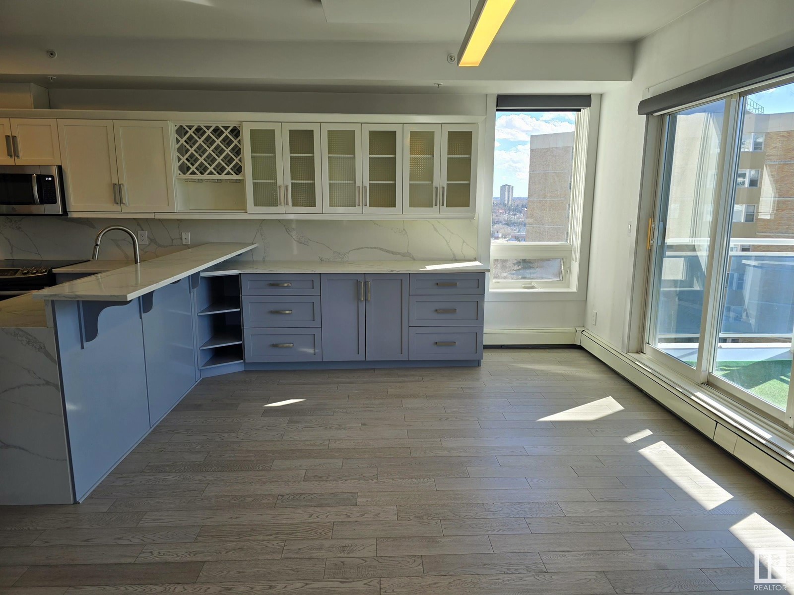 Property at #904 10504 99 AV NW image 3