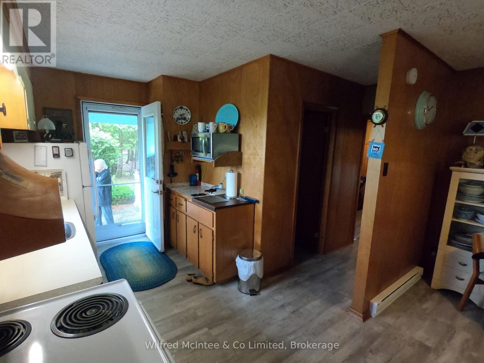 47 Sog Je Wa Sa Drive, Native Leased Lands, Ontario  N0H 2G0 - Photo 15 - X12038940