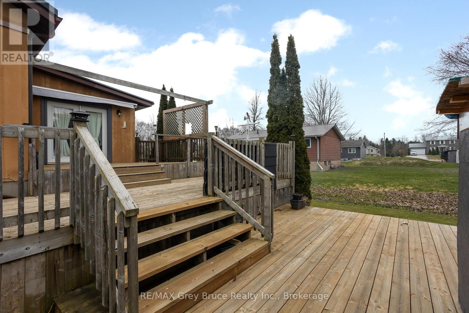 384 Urstadt Street, Georgian Bluffs, Ontario  N4K 6V5 - Photo 32 - X11917444