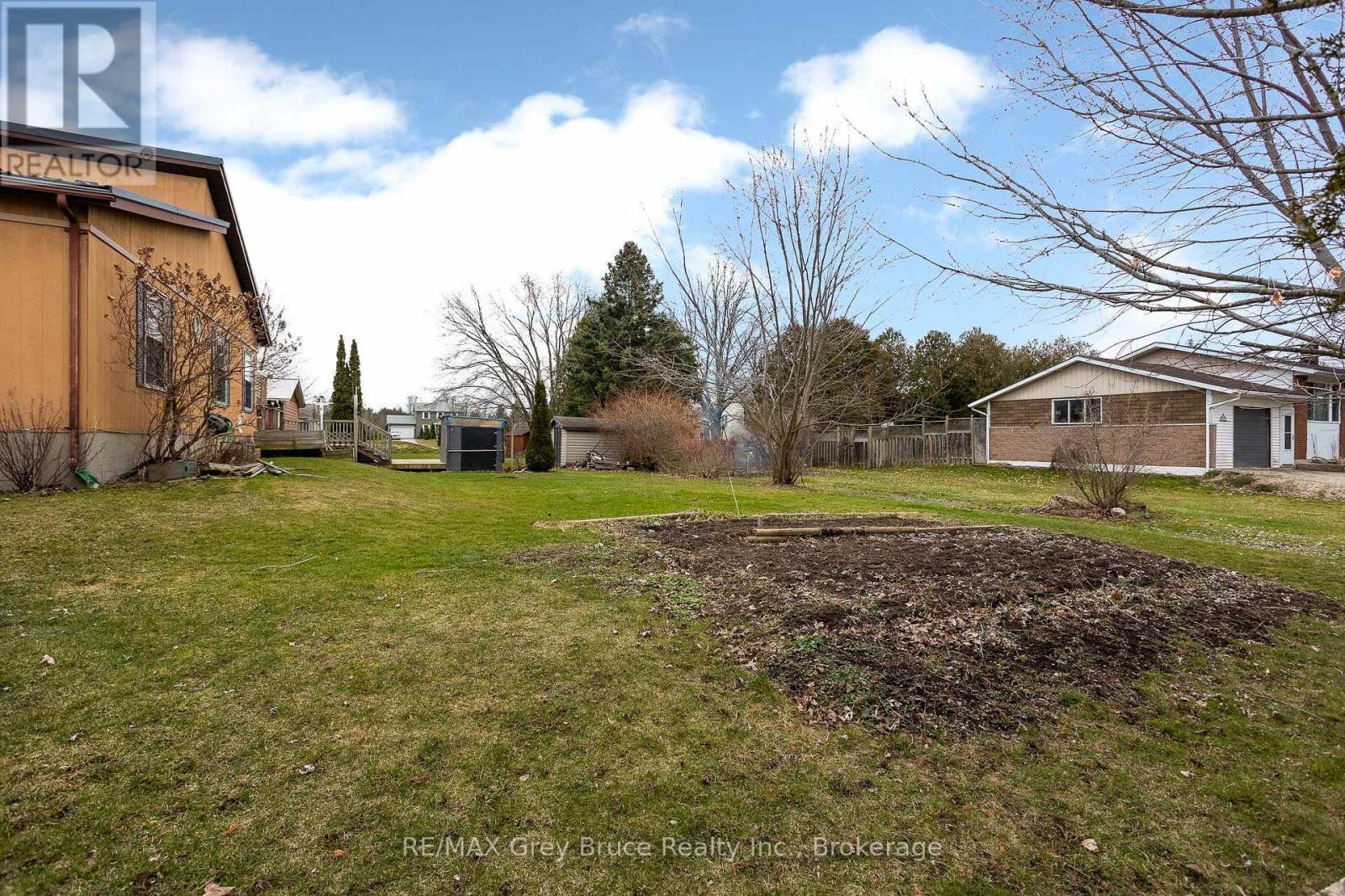 384 Urstadt Street, Georgian Bluffs, Ontario  N4K 6V5 - Photo 35 - X11917444