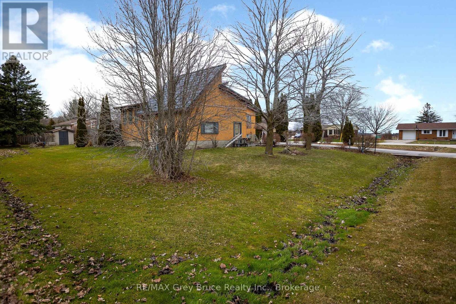 384 Urstadt Street, Georgian Bluffs, Ontario  N4K 6V5 - Photo 36 - X11917444