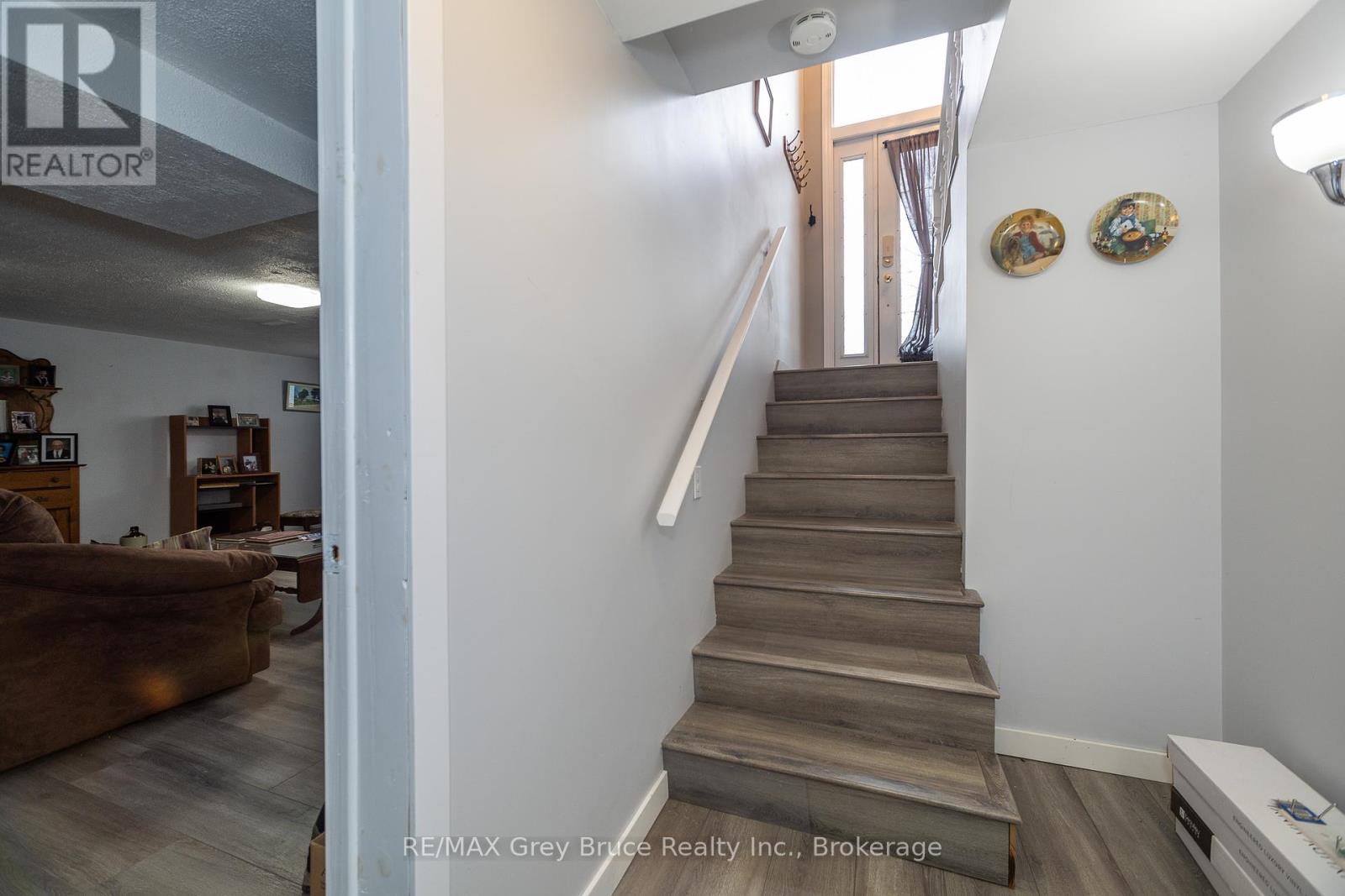 384 Urstadt Street, Georgian Bluffs, Ontario  N4K 6V5 - Photo 5 - X11917444