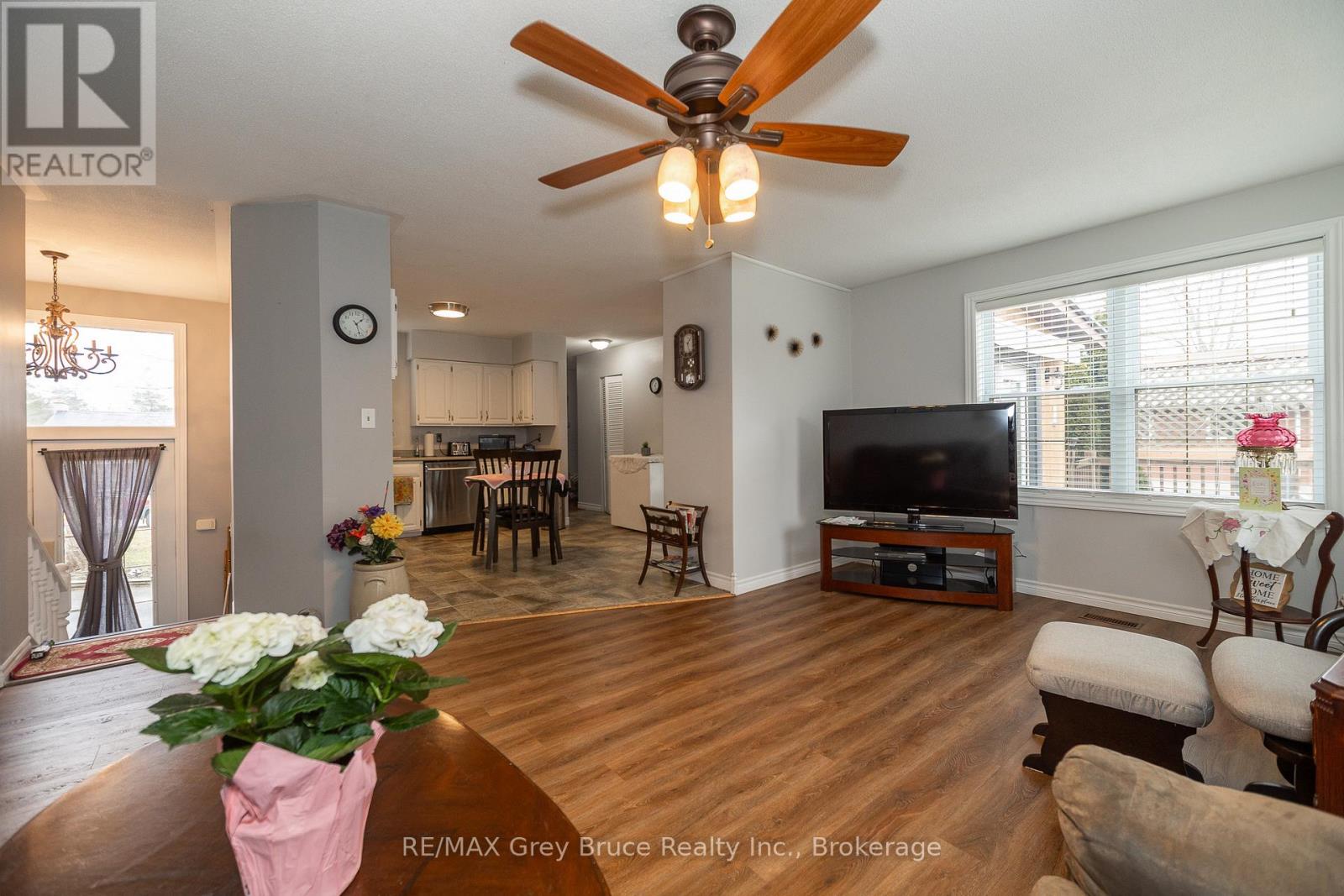 384 Urstadt Street, Georgian Bluffs, Ontario  N4K 6V5 - Photo 6 - X11917444