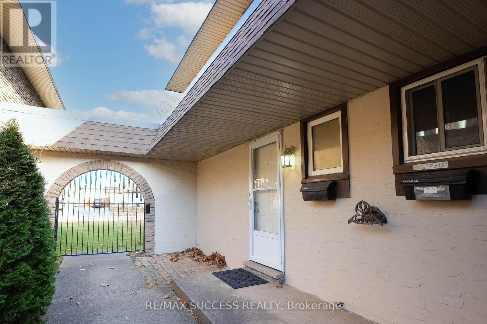 Property at 4 - 4230 MEADOWVALE DRIVE image 1