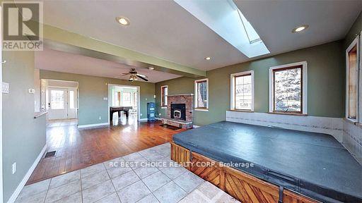 571 Hickory Beach Road, Kawartha Lakes, Ontario  K0M 1N0 - Photo 12 - X12038969