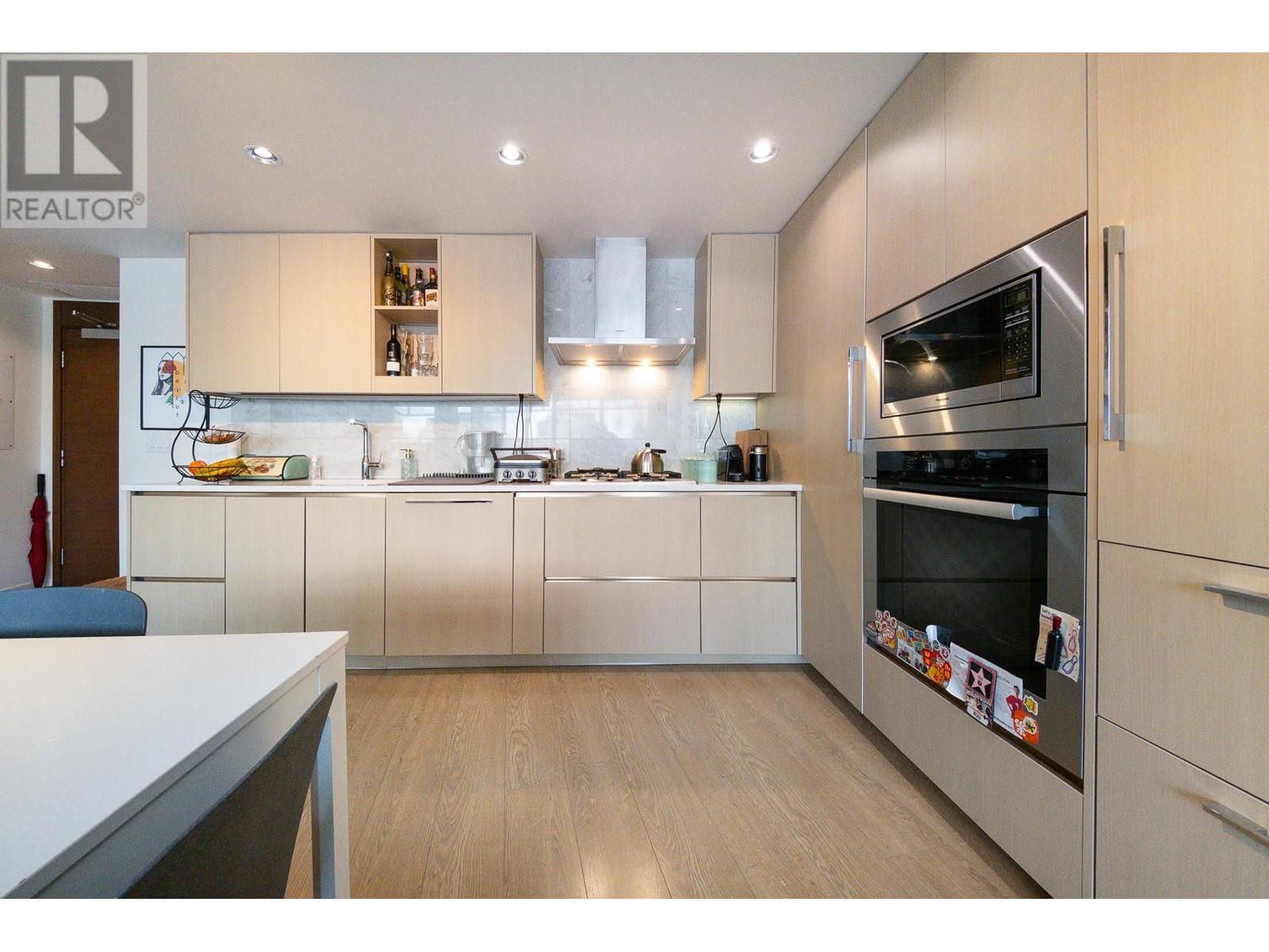 Property at 2001 89 NELSON STREET image 3