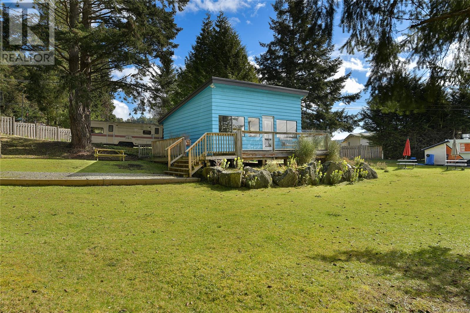 Property at 492 Dalton Dr image 3