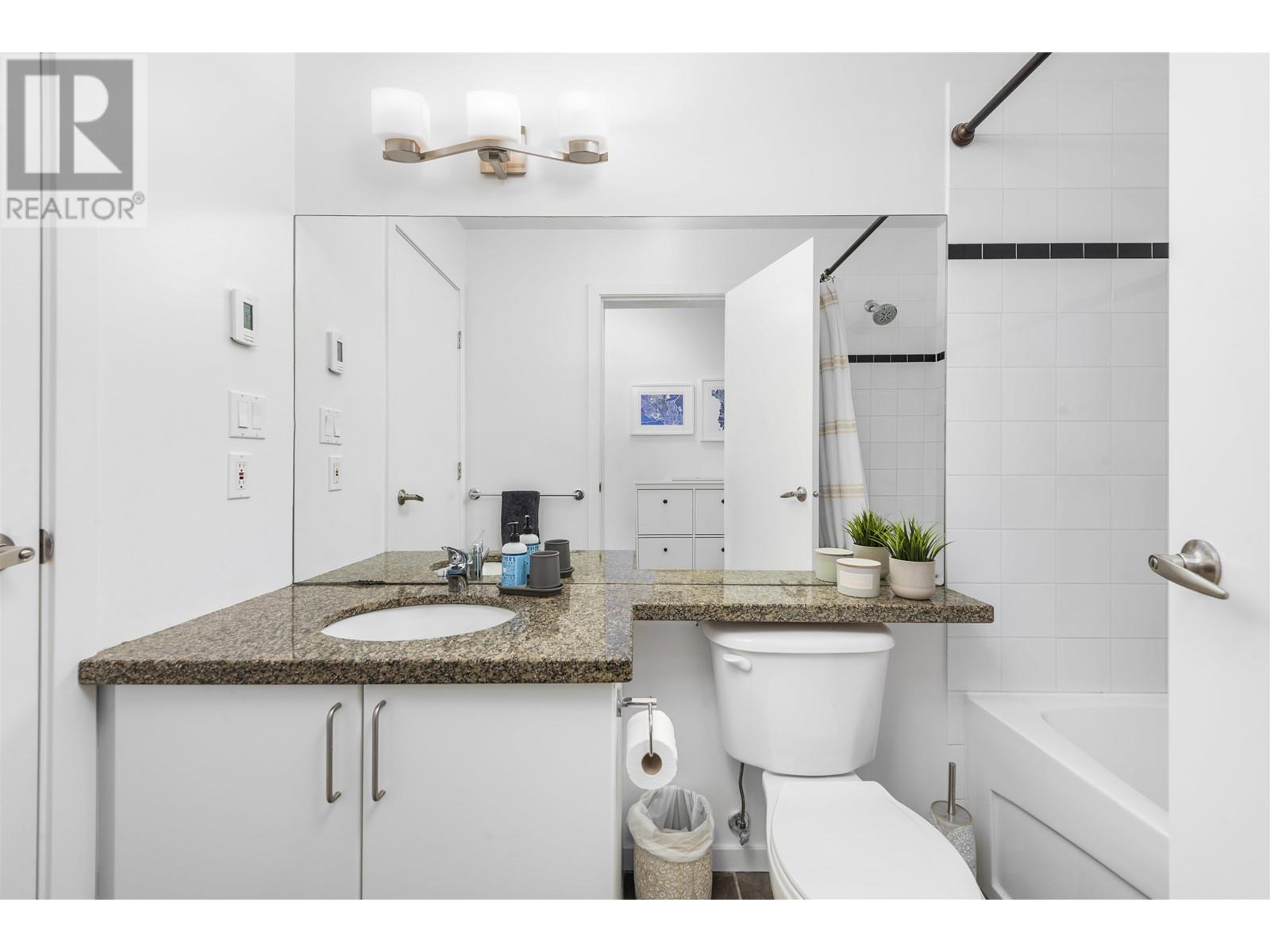 307 2680 Arbutus Street, Vancouver, British Columbia  V6J 5L8 - Photo 12 - R2981363